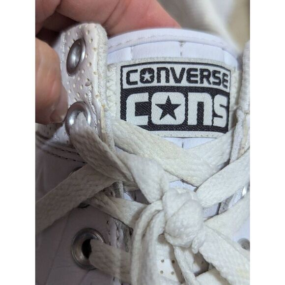 Converse Men's 10.5 White Leather Low Top Retro Style Sneaker - Picture 2 of 11
